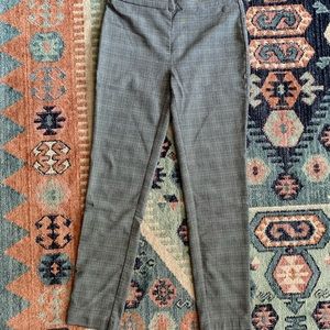 Pull on dress pants, elastic waist, size 6